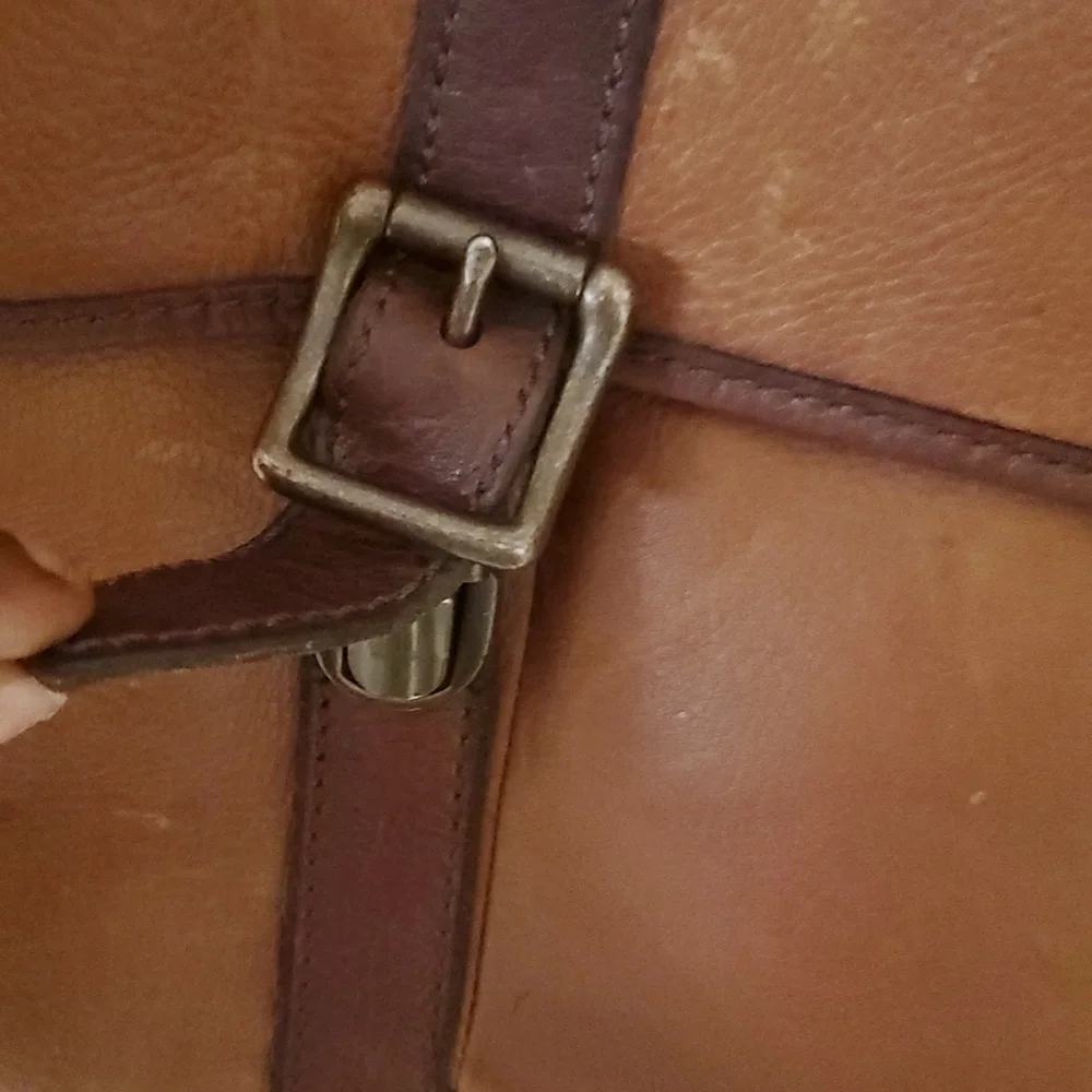 Fossil vintage leather messenger bag unisex